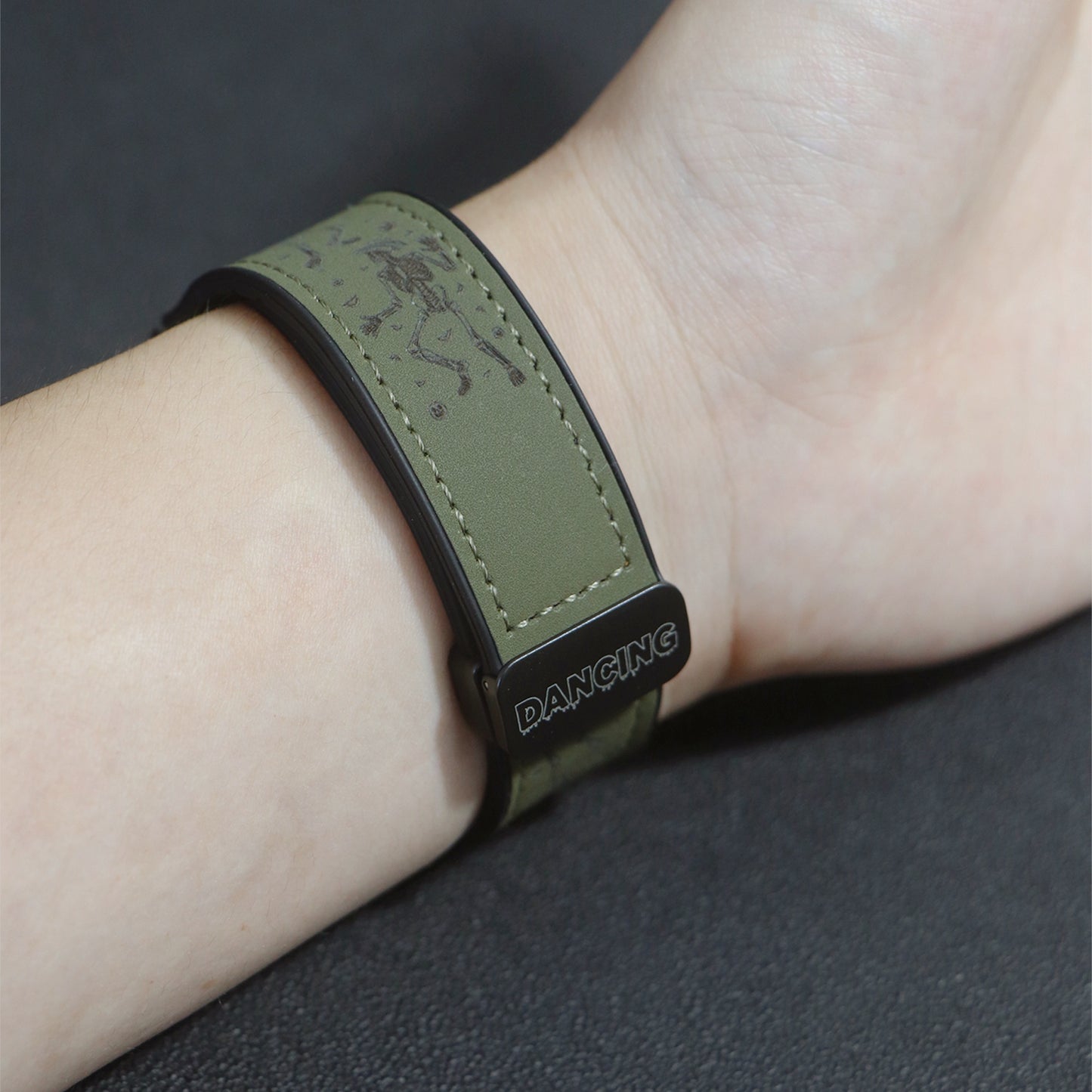 Halloween Carved Silicone sticker magnetic Apple Watch Band（Army Green)| Kalebol®